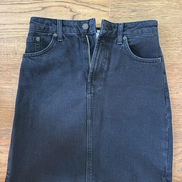 Topshop Black Denim Skirt Size Small - Picture 2 of 4